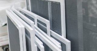 Москитные сетки на пластиковые окна Курчатов купить по цене от 950 руб.